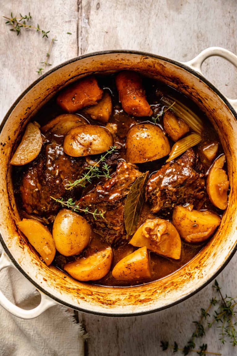Easy Comfort Food Recipes: One Pot Dinners that Delight the Whole Family